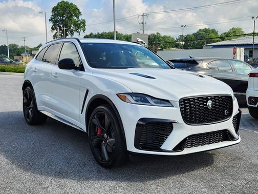 2025 Jaguar F-PACE SVR 575 Edition