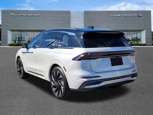 2024 Lincoln Nautilus Black Label