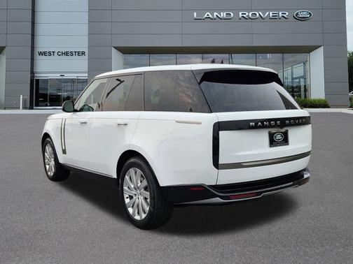 2025 Land Rover Range Rover SE