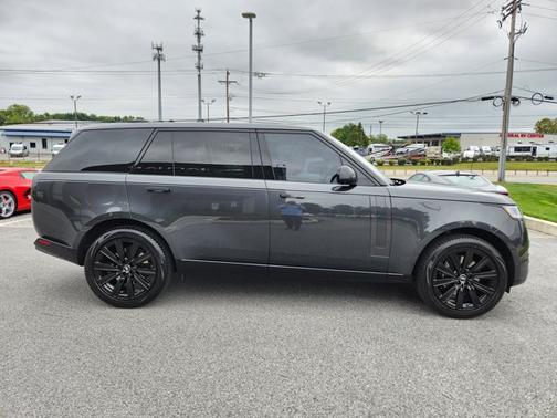 2023 Land Rover Range Rover SE