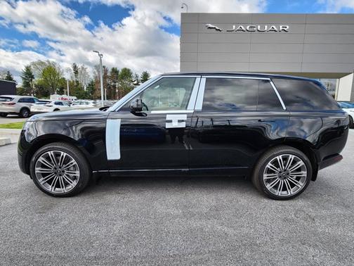 2025 Land Rover Range Rover SE