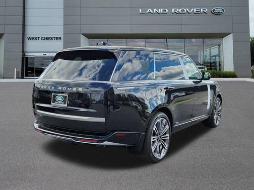2025 Land Rover Range Rover SE