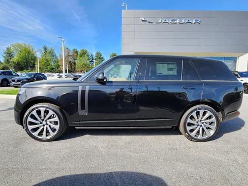 2025 Land Rover Range Rover SE