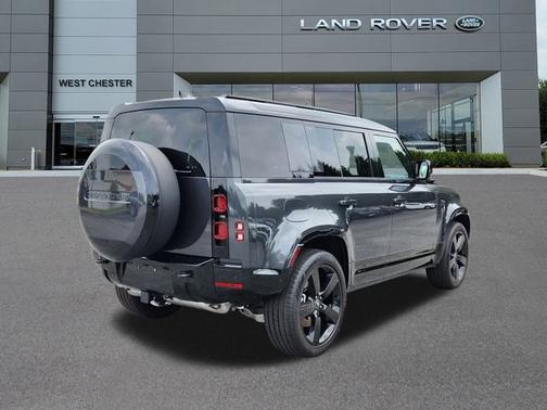 2025 Land Rover Defender X-Dynamic SE