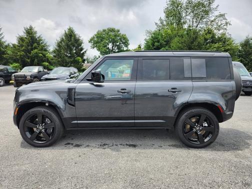 2025 Land Rover Defender X-Dynamic SE