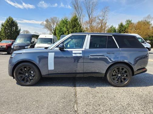 2025 Land Rover Range Rover SE