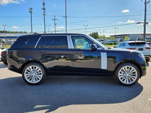 2025 Land Rover Range Rover SE