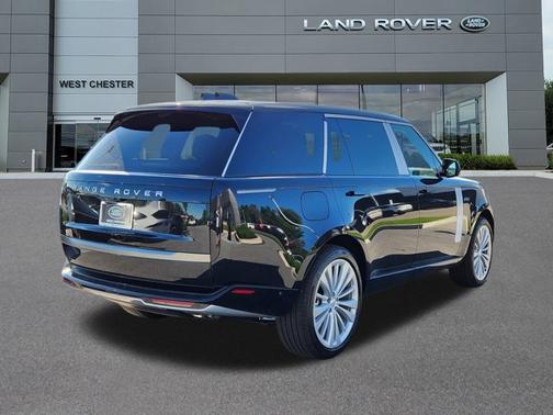 2025 Land Rover Range Rover SE
