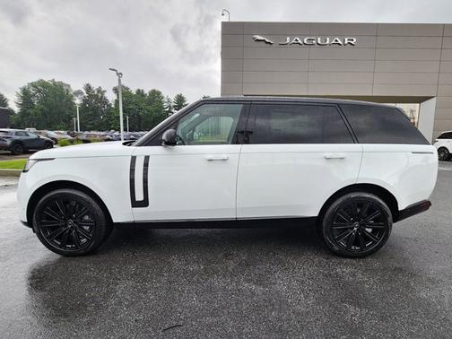 2025 Land Rover Range Rover SE
