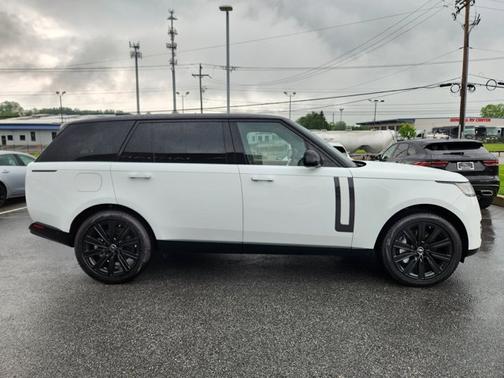2025 Land Rover Range Rover SE