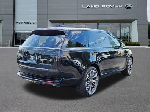 2025 Land Rover Range Rover SE