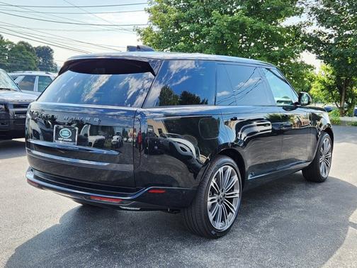 2025 Land Rover Range Rover SE