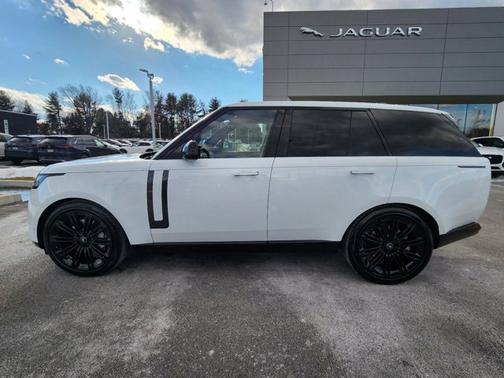 2024 Land Rover Range Rover SE