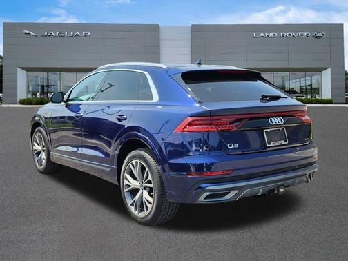 2023 Audi Q8 Premium Plus