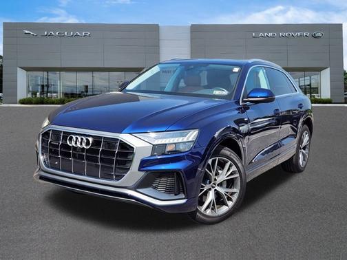 2023 Audi Q8 Premium Plus
