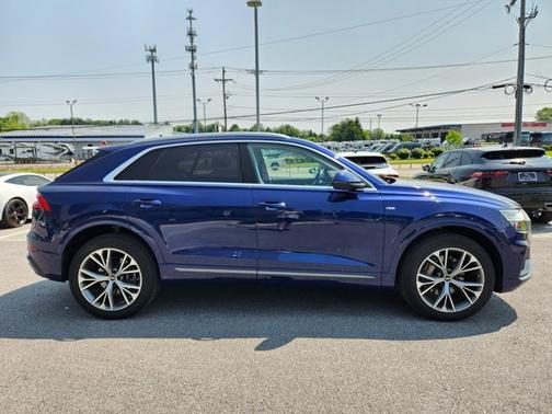 2023 Audi Q8 Premium Plus