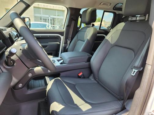 2025 Land Rover Defender S