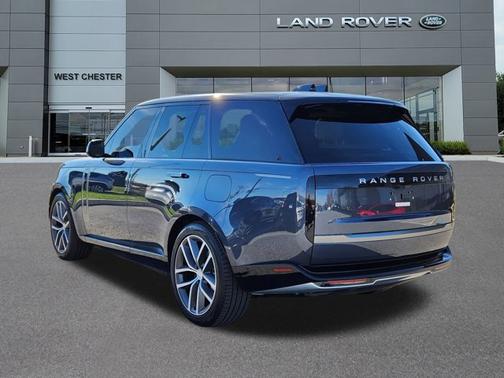 2025 Land Rover Range Rover SE