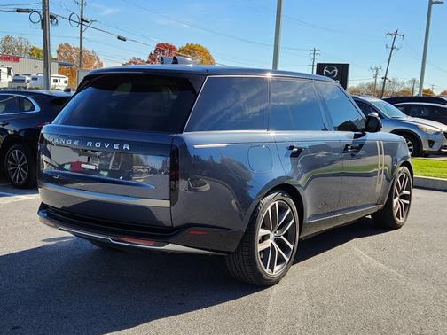 2025 Land Rover Range Rover SE