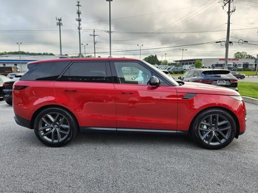 2025 Land Rover Range Rover Sport SE