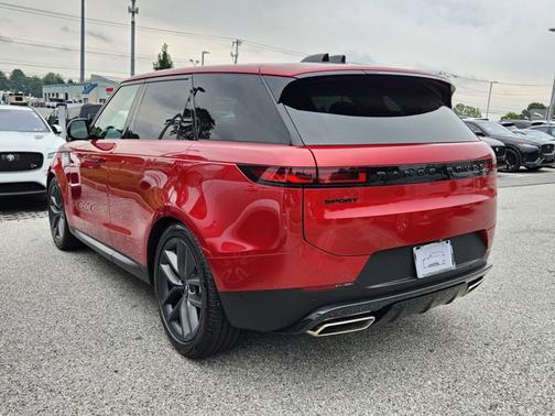 2025 Land Rover Range Rover Sport SE