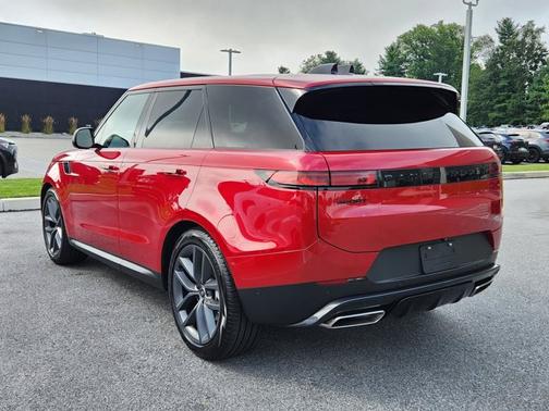2025 Land Rover Range Rover Sport SE