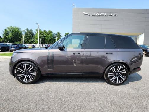 2023 Land Rover Range Rover SE