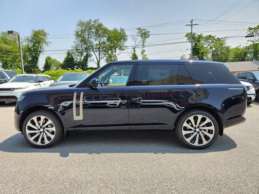 2025 Land Rover Range Rover SE