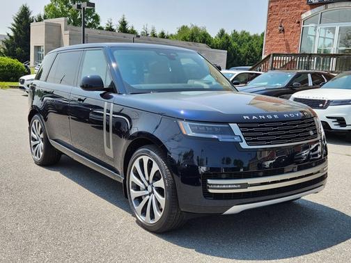 2025 Land Rover Range Rover SE