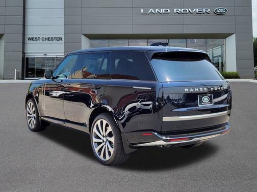2025 Land Rover Range Rover SE
