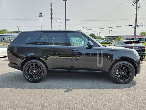 2025 Land Rover Range Rover SE