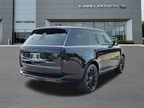 2025 Land Rover Range Rover SE
