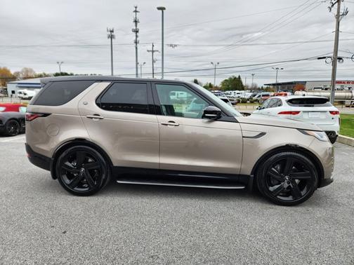 2024 Land Rover Discovery Dynamic SE