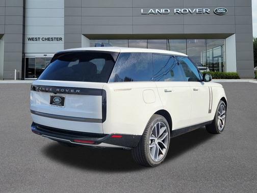 2025 Land Rover Range Rover SE