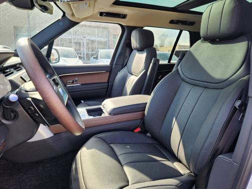 2025 Land Rover Range Rover SE