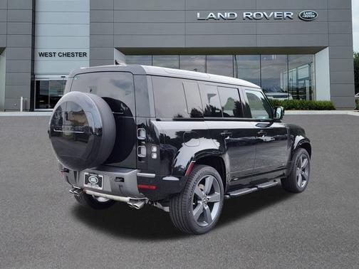 2025 Land Rover Defender V8