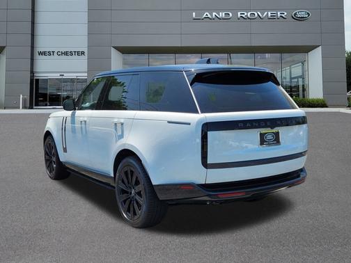 2025 Land Rover Range Rover SE