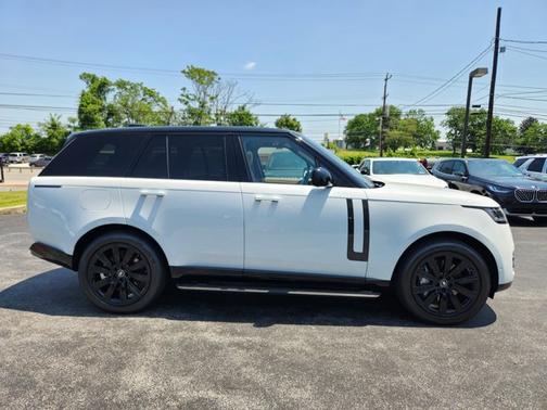 2025 Land Rover Range Rover SE