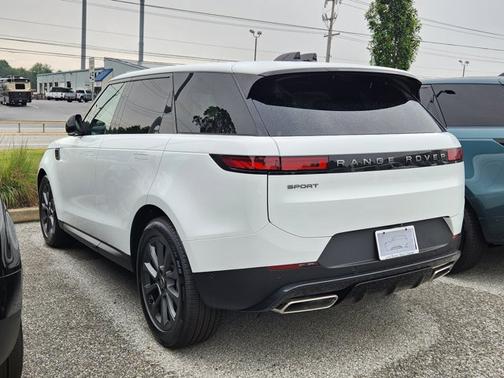 2025 Land Rover Range Rover Sport SE