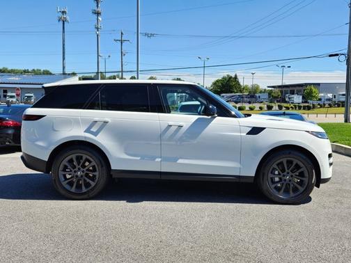 2025 Land Rover Range Rover Sport SE