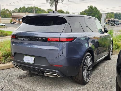2025 Land Rover Range Rover Sport SE