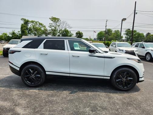 2026 Land Rover Range Rover Velar Dynamic SE
