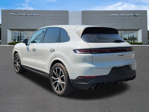 2025 Porsche Cayenne Base