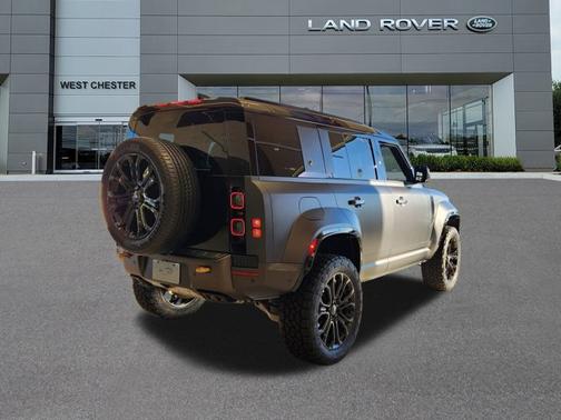 2025 Land Rover Defender OCTA Edition One