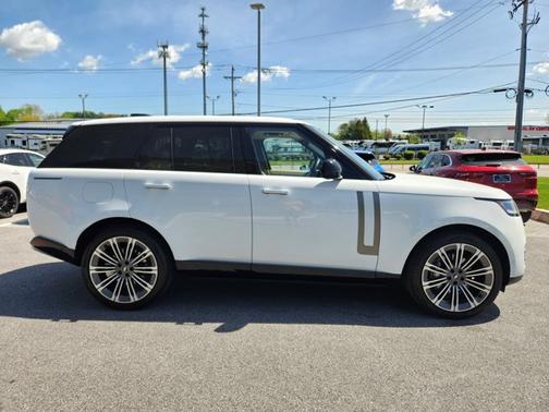 2024 Land Rover Range Rover SE