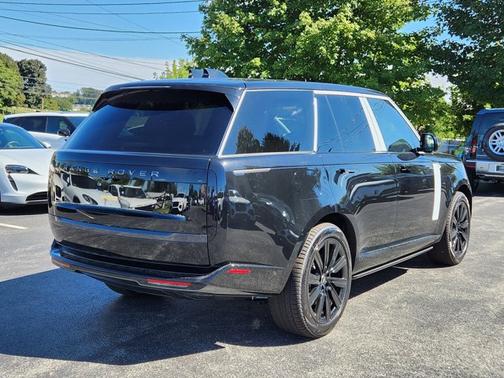 2025 Land Rover Range Rover SE