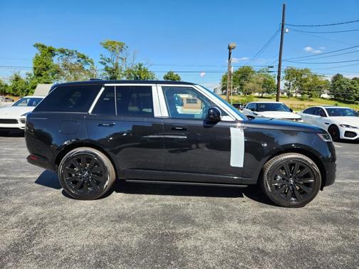 2025 Land Rover Range Rover SE