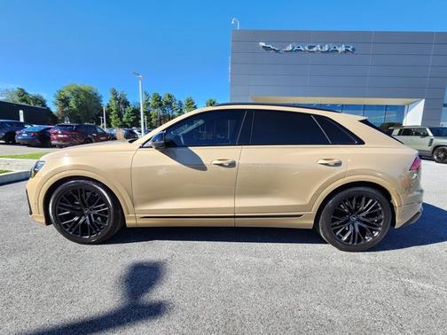 2024 Audi SQ8 Premium Plus