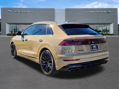2024 Audi SQ8 Premium Plus
