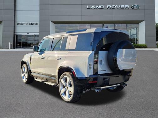 2026 Land Rover Defender X-Dynamic SE
